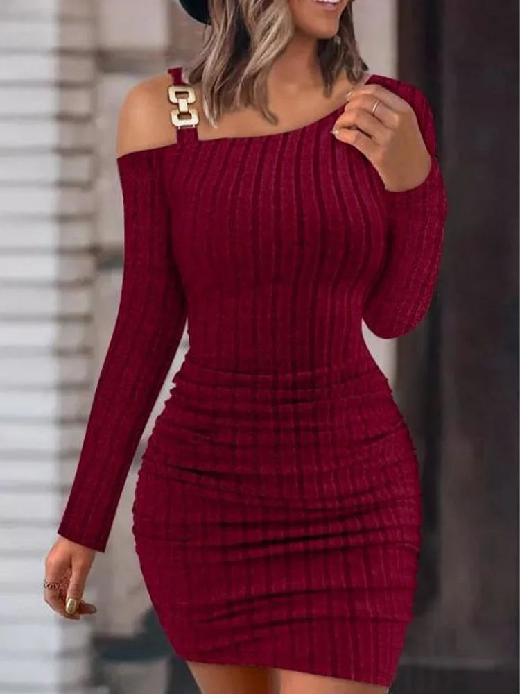 Vestido Feminino Outono Manga Longa Decote Assimétrico Off Shoulder Corrente Metálica Arasco